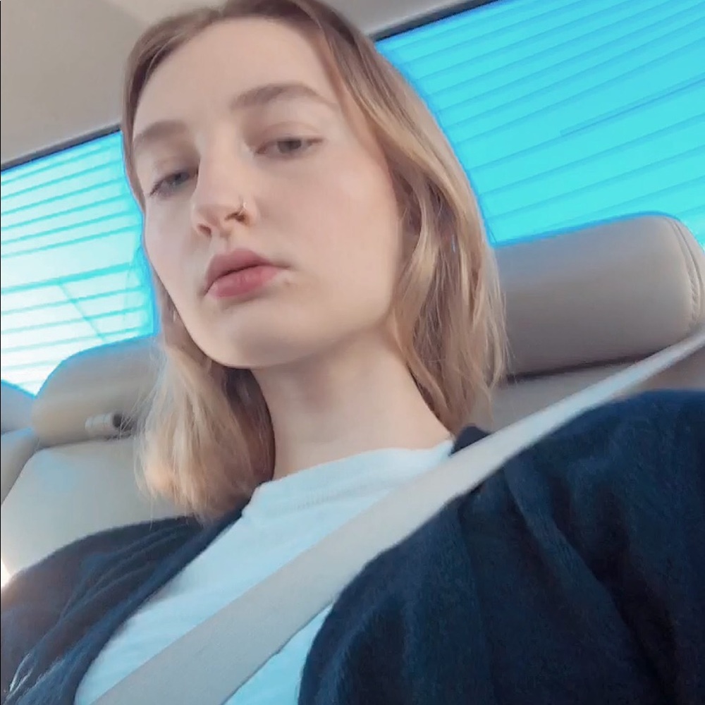 Meet your Posher, Ava